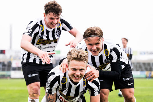 Landskronas Frederik Ihler och Vincent Sundberg jublar