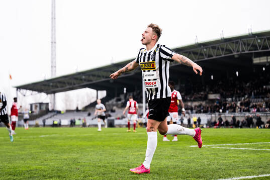 Landskronas Frederik Ihler jublar