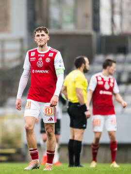 Sandvikens IFs Emil Engqvist deppar