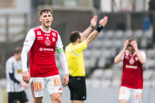 Sandvikens IFs Emil Engqvist deppar