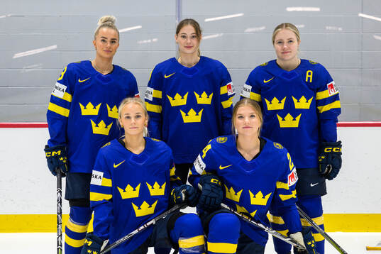 Back row from left, Wilma Sundin, Linnéa Andersson and