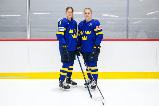 Linnéa Andersson and Lina Ljungblom of Sweden at a team