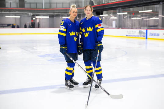 Wilma Sundin and Linnéa Andersson of Sweden at a team