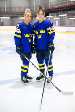 Wilma Sundin and Linnéa Andersson of Sweden at a team