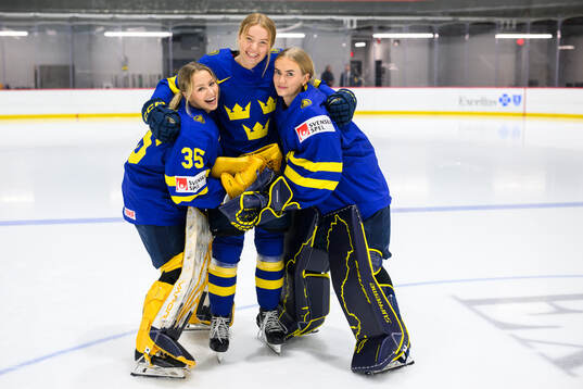 goaltender Tindra Holm, Paula Bergström and goaltender