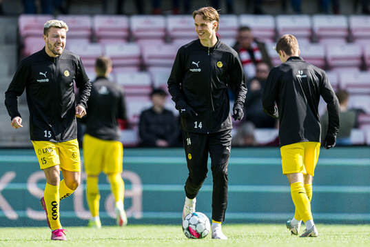 Ulrik Saltnes of Bodø/Glimt warms up