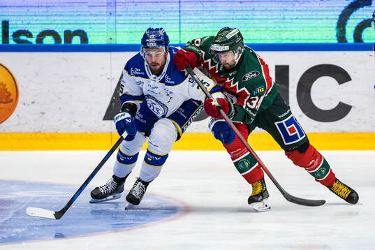 Leksands Lucas Elvenes och Frölundas Mikael Ruohomaa