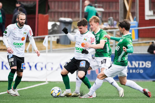Varbergs Oskar Sverrisson och Isak Bjerkebo mot Brages