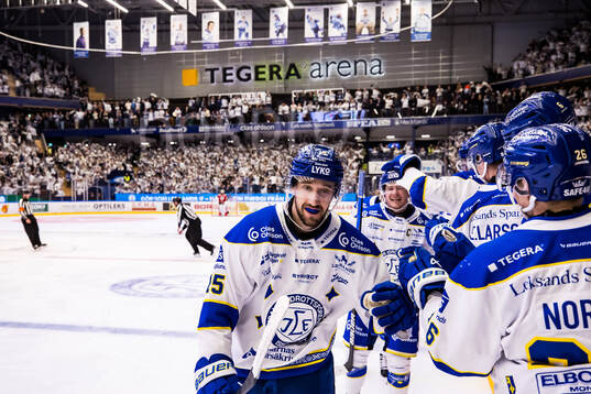 Leksands Max Veronneau och Patrik Zackrisson jublar
