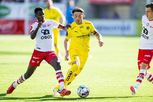 Mai Traore of Fredrikstad and Patrick Berg of Bodø/Glimt