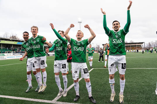 Brages Christopher Redenstrand och Emil Tot Wikström jublar