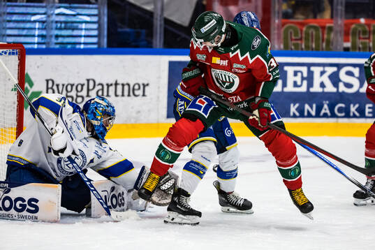 Leksands målvakt Filip Larsson och Frölundas Mikael