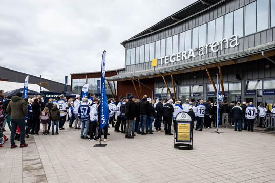 Tegera Arena innan kvartsfinal sex i SHL mellan Leksand och