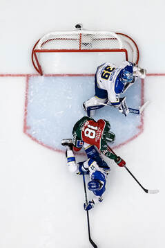 Leksands målvakt Filip Larsson och Leksands Anton Lindholm