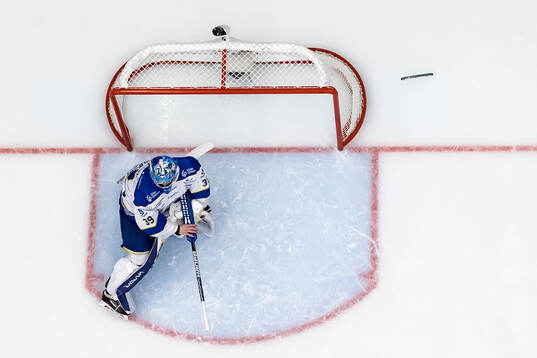 Leksands målvakt Filip Larsson har tappat skenan till