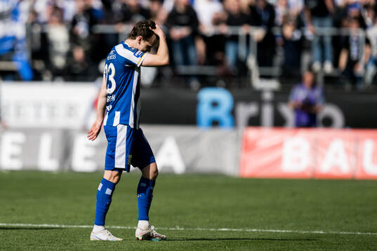 IFK Göteborgs Kolbeinn Thordarson lämnar planen