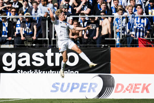 Djurgårdens Lucas Bergvall jublar