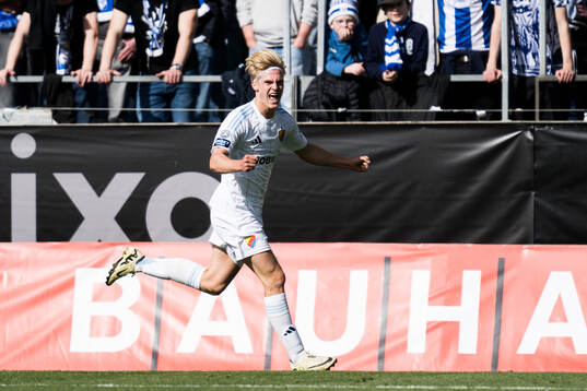 Djurgårdens Lucas Bergvall jublar