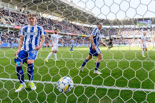 IFK Göteborgs Sebastian Hausner och Gustav Svensson deppar