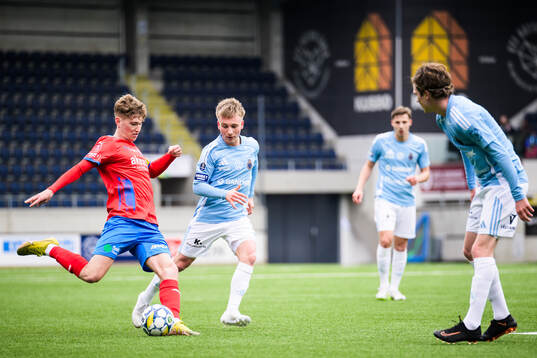 Helsingborgs Benjamin Örn och Gefles Constantino Capotondi