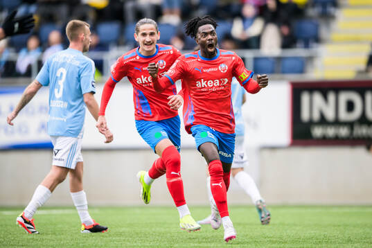 Helsingborgs Ervin Gigovic och Benjamin Acquah jublar