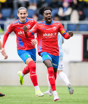 Helsingborgs Ervin Gigovic och Benjamin Acquah jublar
