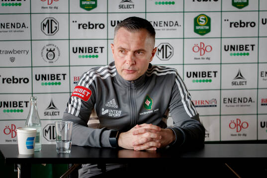 Skövde AIKs tränare Srdjan Tufegdzic på presskonferensen