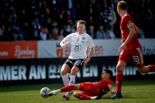 Örebros Samuel Kroon skadar sig