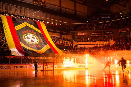 Brynäs spelare gör entré