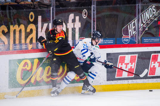 Brynäs Oliver Tärnström och Karlskogas Otto Stenberg