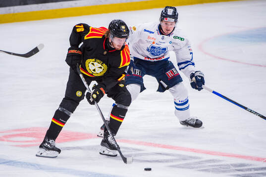 Brynäs Oskar Kvist och Karlskogas Eskild Bakke Olsen