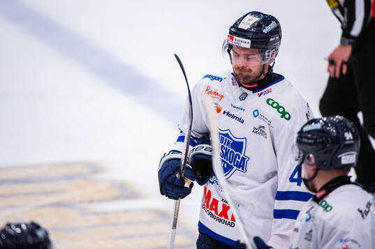 Karlskogas Kalle Jellvert deppar
