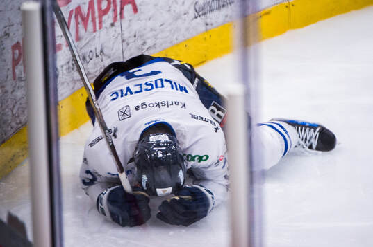 Karlskogas Stefan Milosevic har ont