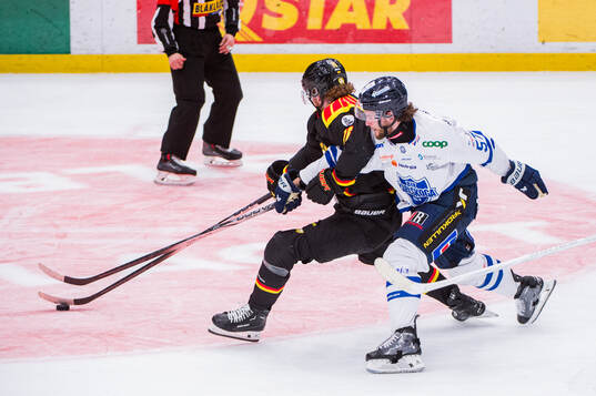Brynäs Oskar Kvist och Karlskogas Måns Krämer