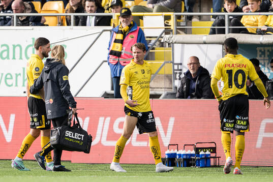 Elfsborgs Simon Hedlund utgår skadad