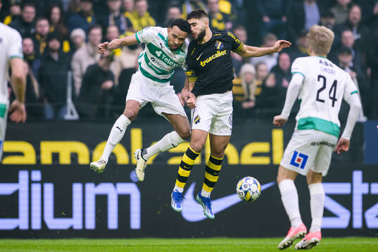 Västerås Alex Douglas och AIKs Omar Faraj