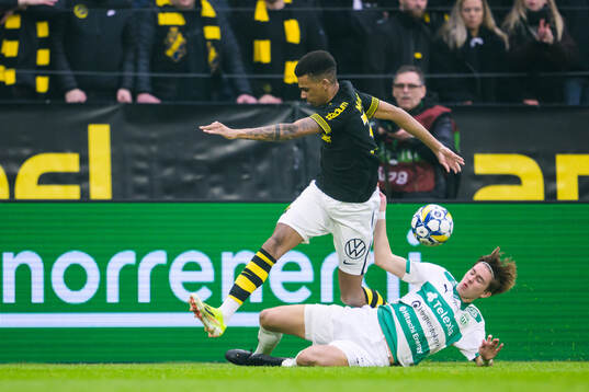 AIKs Rui Modesto och Västerås Max Larsson