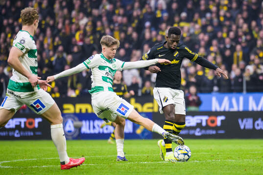 Västerås Patric Åslund och AIKs Ismaila Coulibaly