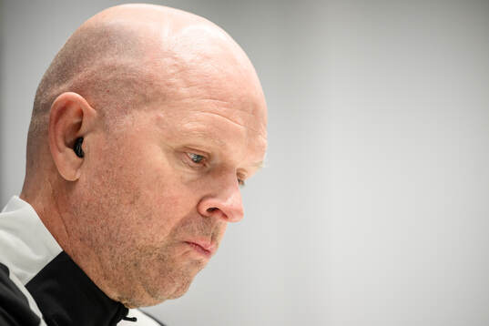 AIKs tränare Henning Berg på presskonferensen