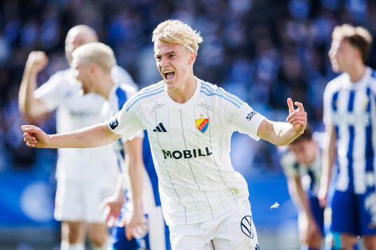 Djurgårdens Lucas Bergvall jublar
