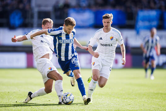 Djurgårdens Tobias Gulliksen och Samuel Leach Holm mot IFK
