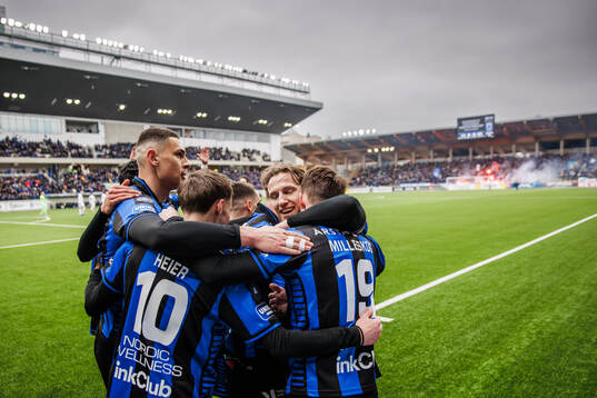 Sirius Noel Milleskog jublar med lagkamrater