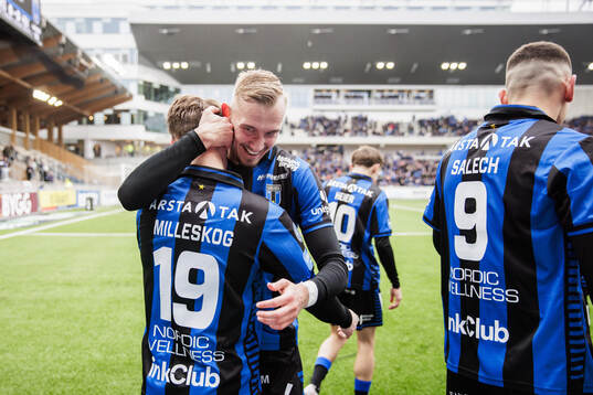 Sirius Noel Milleskog och Jakob Voelkerling Persson jublar