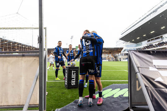 Sirius Jakob Voelkerling Persson jublar