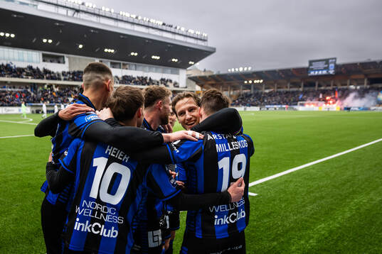 Sirius Noel Milleskog jublar med lagkamrater