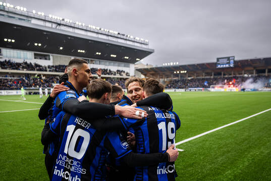 Sirius Noel Milleskog jublar med lagkamrater