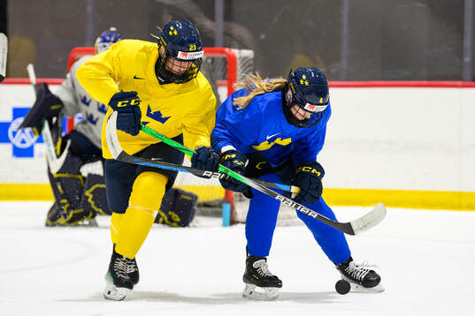 Thea Johansson and Linnéa Andersson of Sweden at a