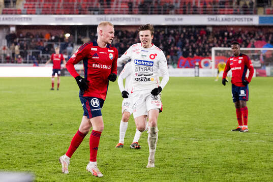 Östers Adam Bergmark Wiberg deppar att han missat en straff