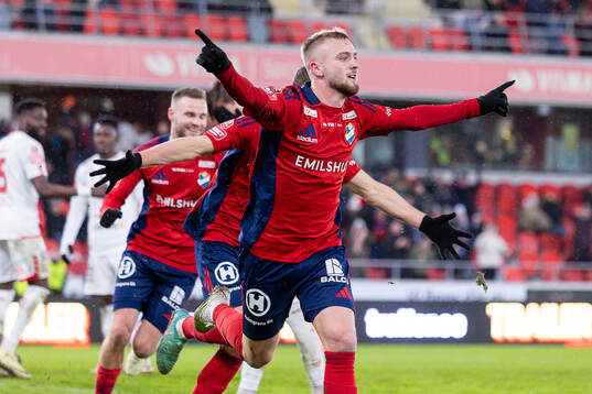 Östers Chriss-Albin Mörfelt jublar