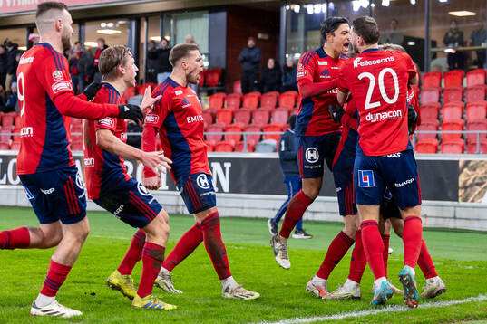 Östers spelare jublar